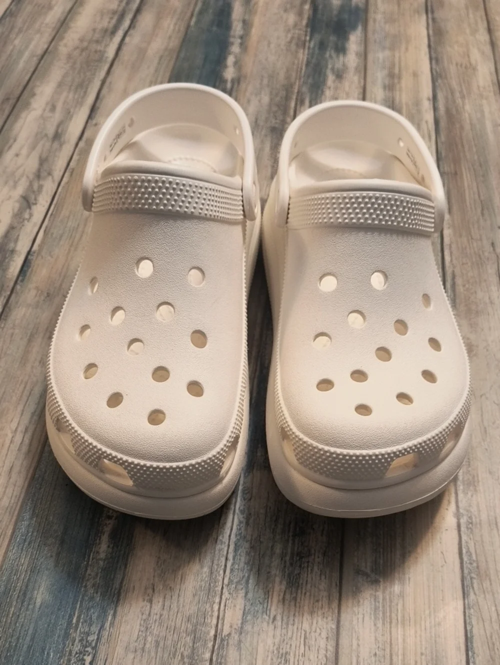 Women's Size 8 Platform Crocs
